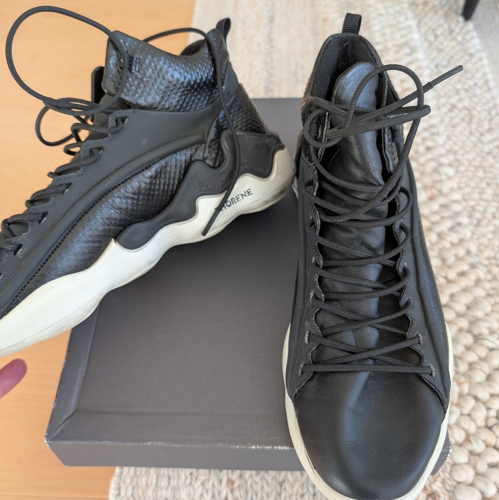 Ecco Hightop Sneakers - Picture 7 of 8
